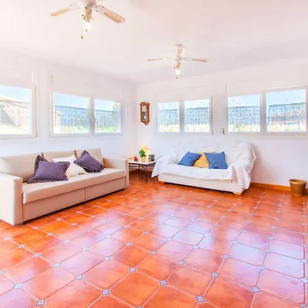 Requesens By Interhome