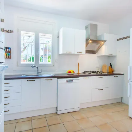 Requesens By Interhome *